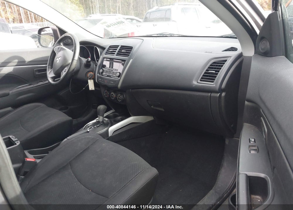 2014 MITSUBISHI OUTLANDER SPORT ES VIN: 4A4AP3AU5EE031072