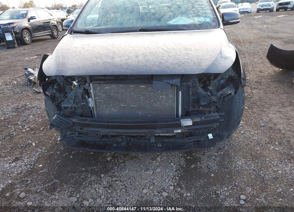 2018 KIA SEDONA LX VIN: KNDMB5C11J6389338