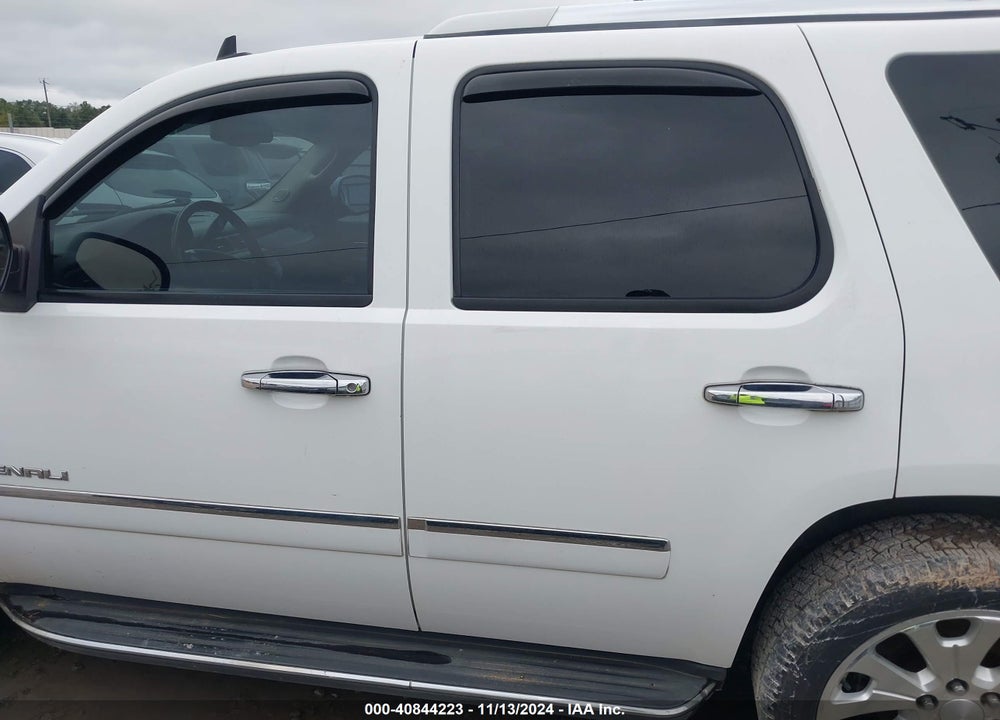 2009 GMC YUKON DENALI VIN: 1GKFK03229R267977