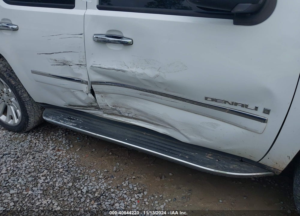 2009 GMC YUKON DENALI VIN: 1GKFK03229R267977