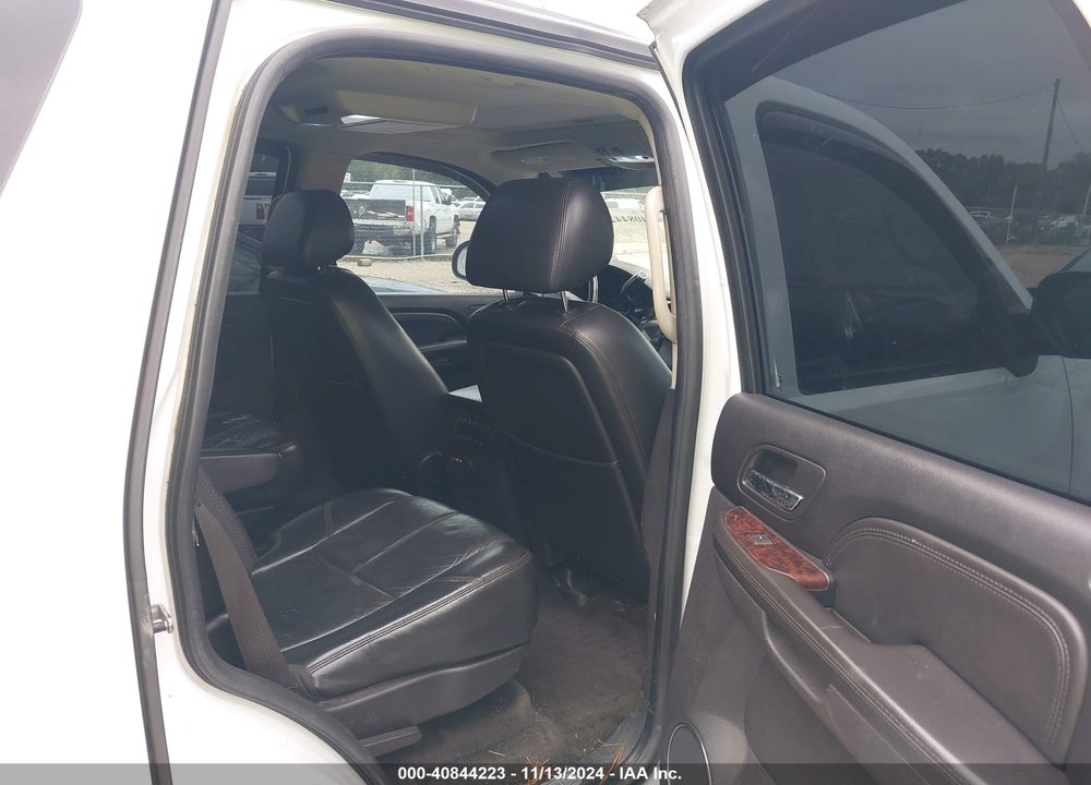 2009 GMC YUKON DENALI VIN: 1GKFK03229R267977