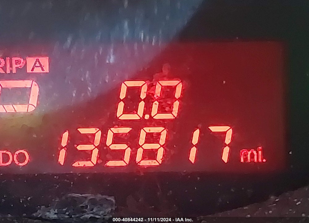 2013 KIA SORENTO LX VIN: 5XYKT4A10DG313225