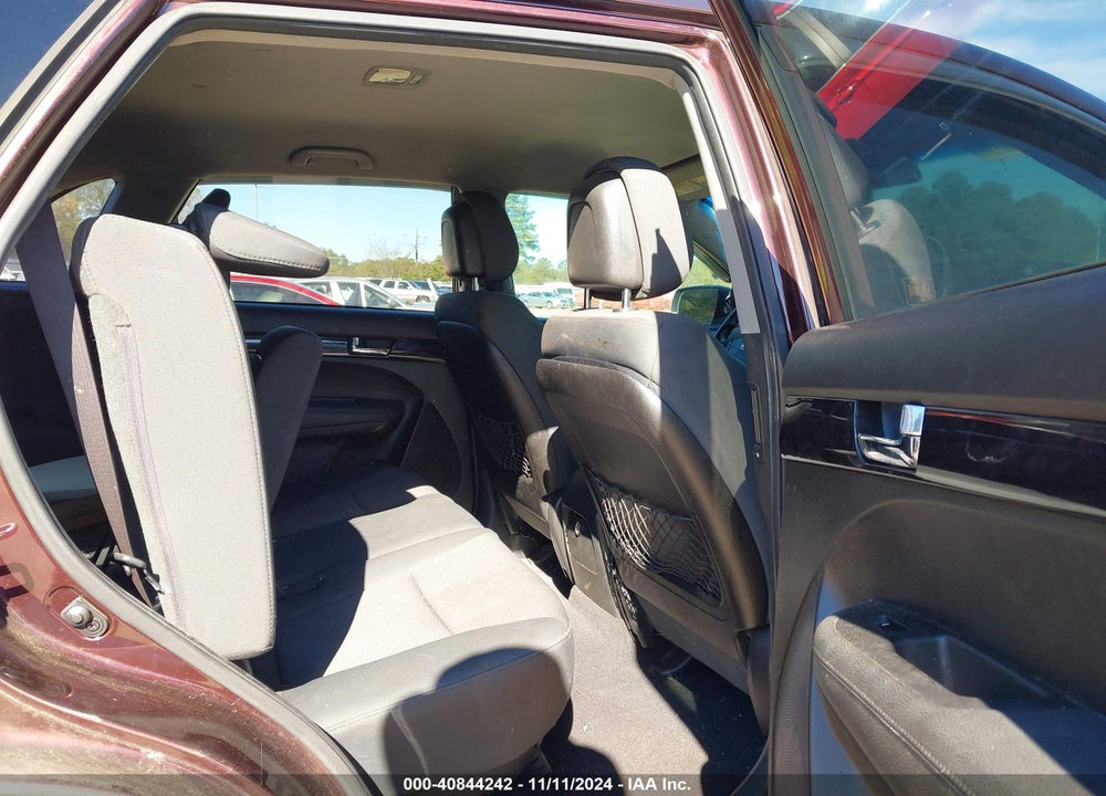 2013 KIA SORENTO LX VIN: 5XYKT4A10DG313225