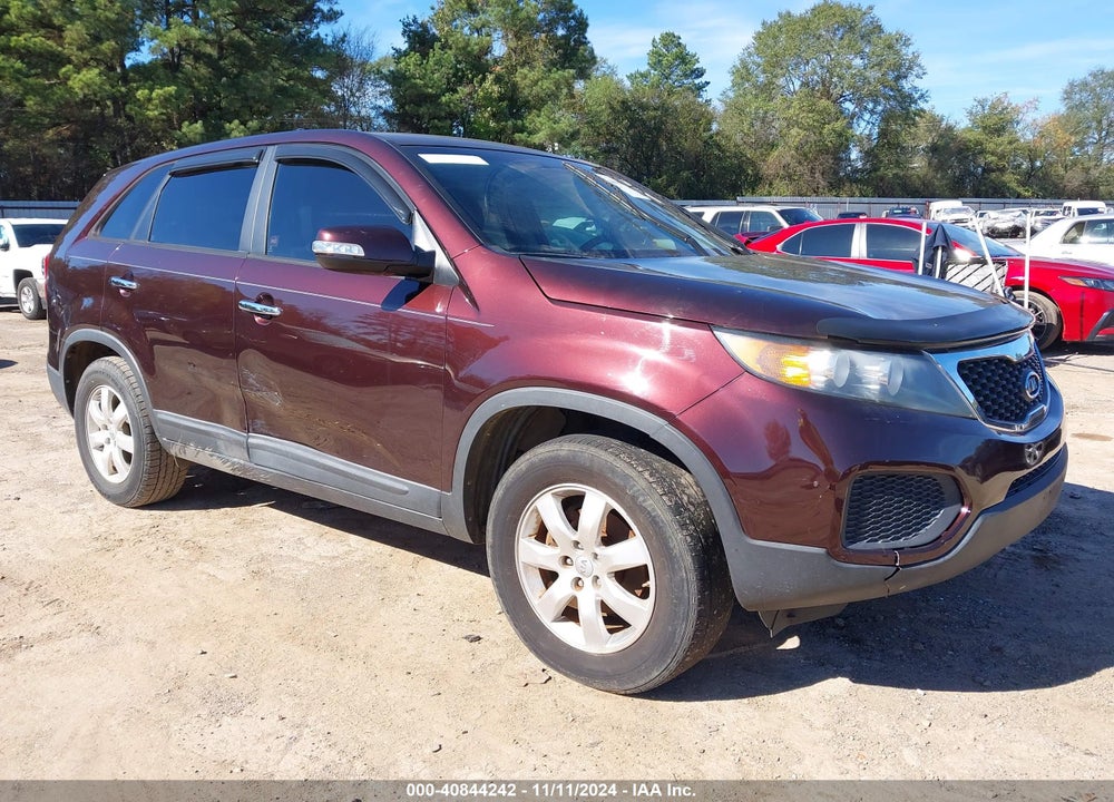 2013 KIA SORENTO LX VIN: 5XYKT4A10DG313225