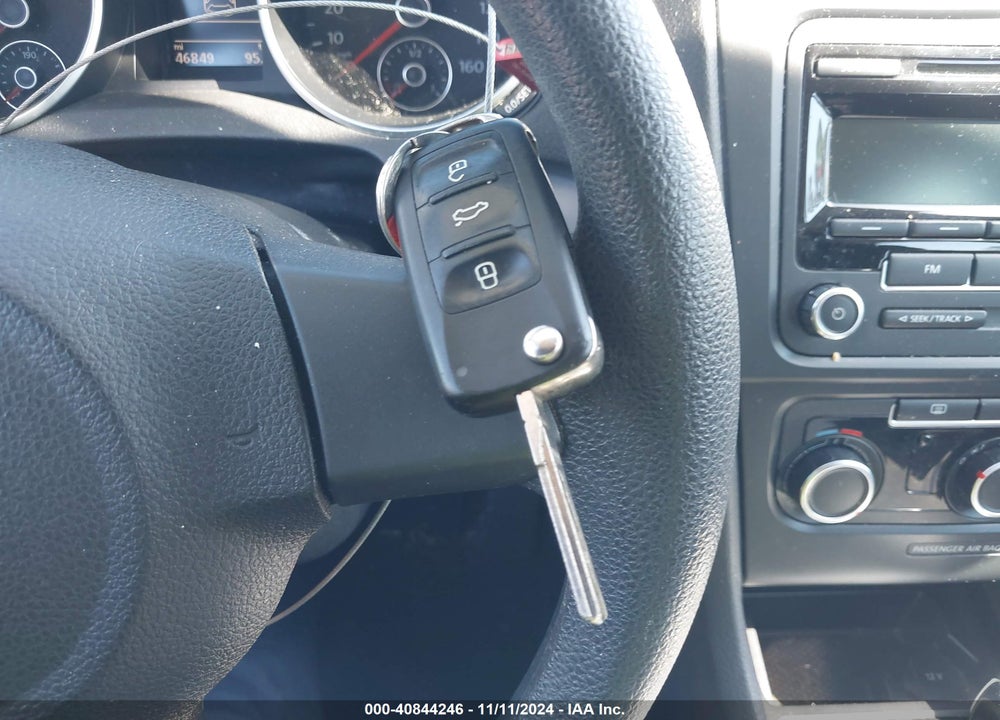 2014 VOLKSWAGEN GOLF 2.5L VIN: WVWDB7AJ7EW005549
