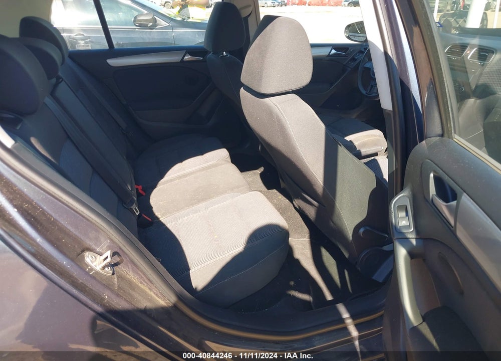 2014 VOLKSWAGEN GOLF 2.5L VIN: WVWDB7AJ7EW005549