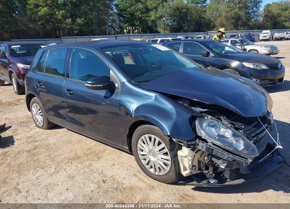 2014 VOLKSWAGEN GOLF 2.5L VIN: WVWDB7AJ7EW005549