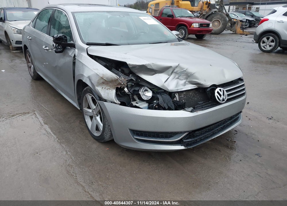 2013 VOLKSWAGEN PASSAT SE W/SUNROOF VIN: 1VWBP7A32DC138453