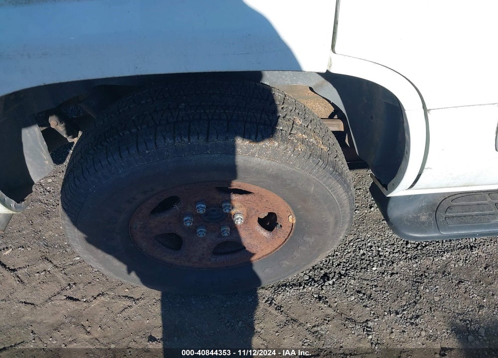 2004 CHEVROLET TAHOE LT VIN: 1GNEK13Z34R322897