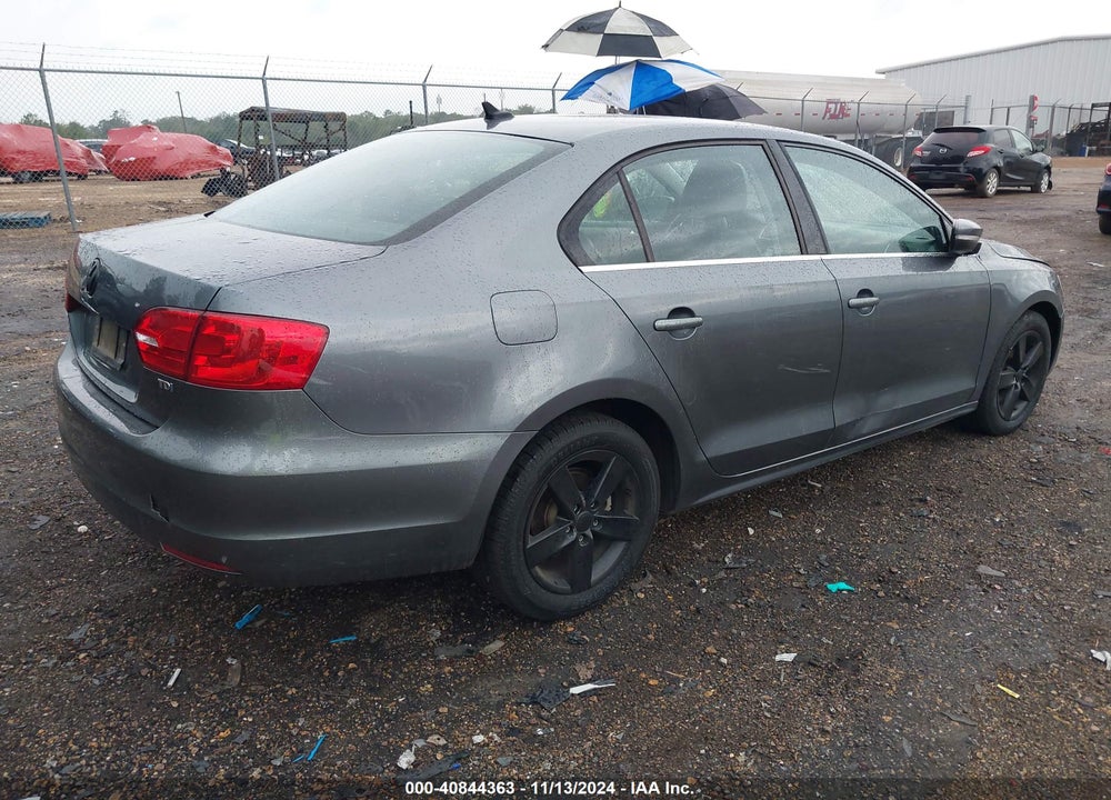 2013 VOLKSWAGEN JETTA 2.0L TDI VIN: 3VWLL7AJ5DM406229