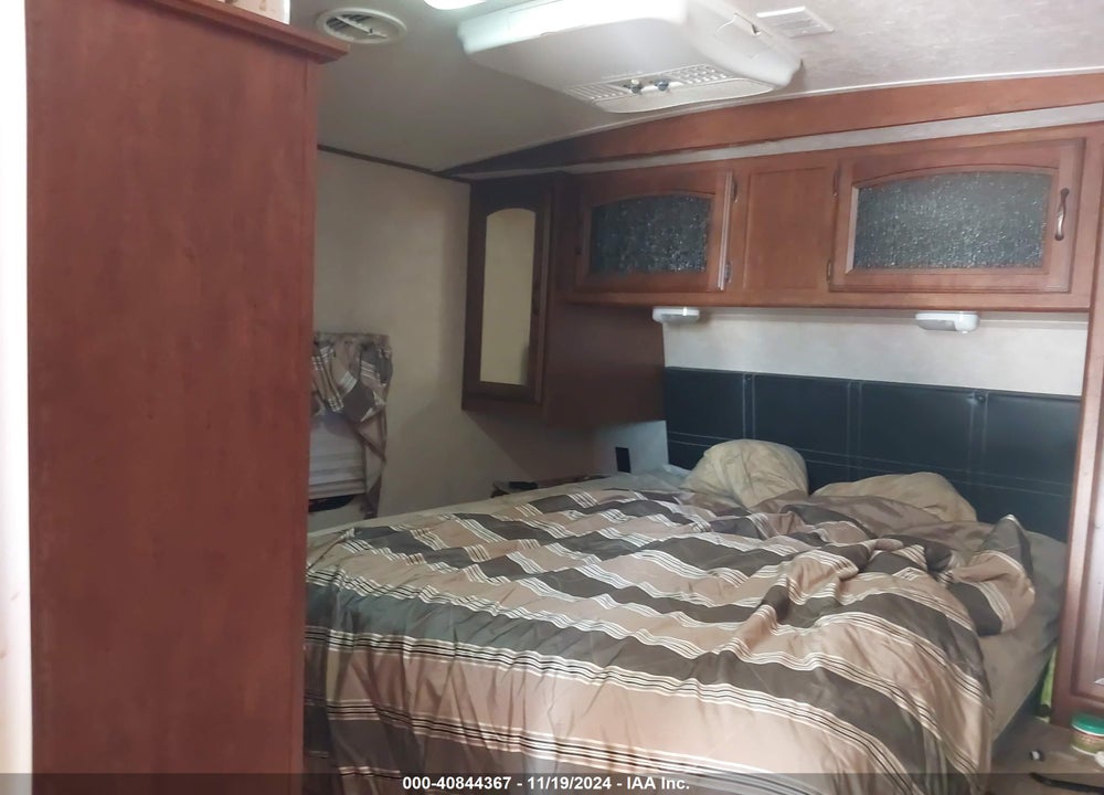 2015 SALEM BY FOREST RIVE HEMISPHERE LITE VIN: 4X4TSBD28FU075975