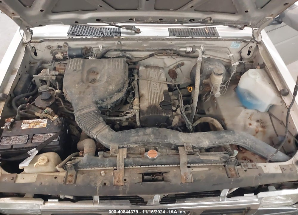 1996 NISSAN TRUCK XE VIN: 1N6SD11S0TC376698