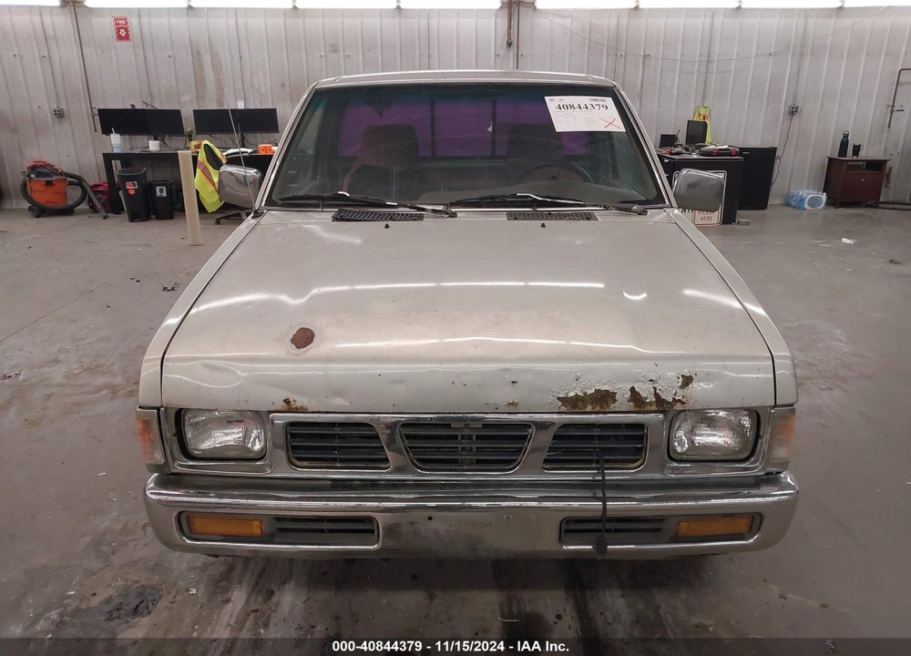 1996 NISSAN TRUCK XE VIN: 1N6SD11S0TC376698