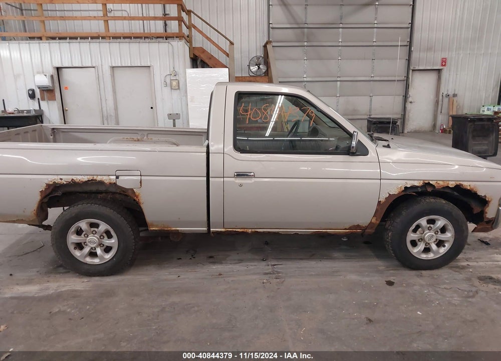 1996 NISSAN TRUCK XE VIN: 1N6SD11S0TC376698