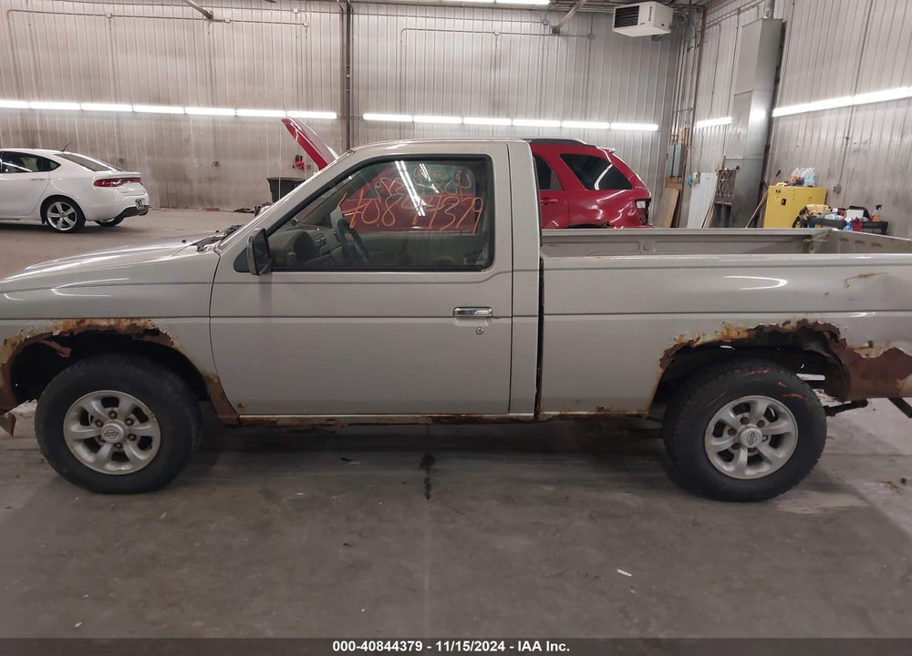 1996 NISSAN TRUCK XE VIN: 1N6SD11S0TC376698