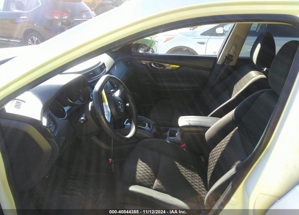 2018 NISSAN ROGUE SV VIN: KNMAT2MV1JP591414