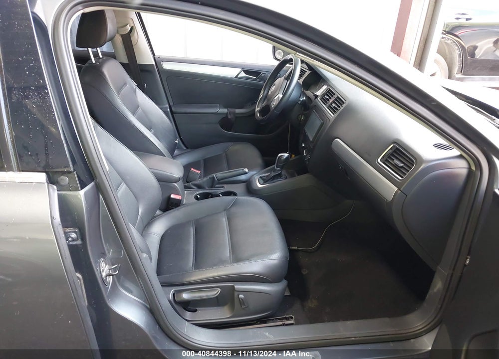 2014 VOLKSWAGEN JETTA 1.8T SE VIN: 3VWD17AJ1EM417966