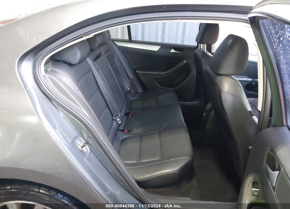 2014 VOLKSWAGEN JETTA 1.8T SE VIN: 3VWD17AJ1EM417966