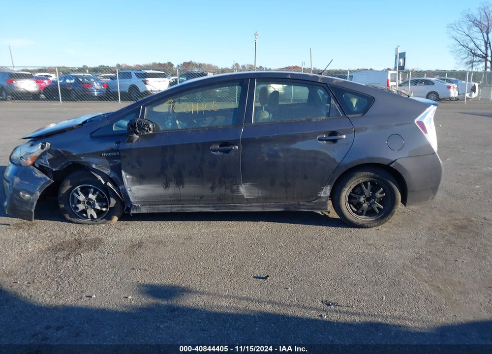 2013 TOYOTA PRIUS TWO VIN: JTDKN3DUXD5605919