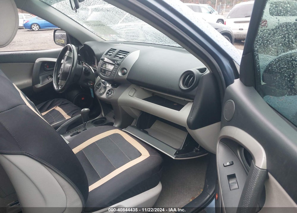 2007 TOYOTA RAV4 LIMITED VIN: JTMBD31V176049577