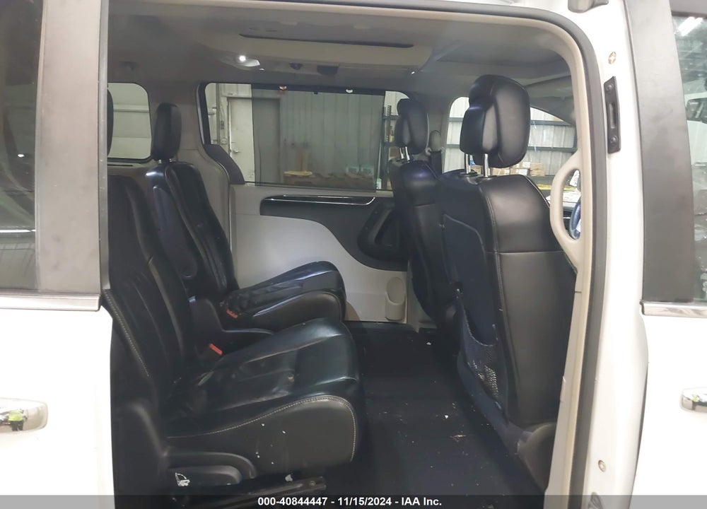 2015 CHRYSLER TOWN & COUNTRY LIMITED PLATINUM VIN: 2C4RC1GG8FR710396