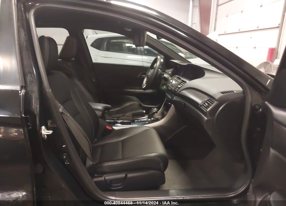 2017 HONDA ACCORD VIN: 1HGCR2F50HA253909