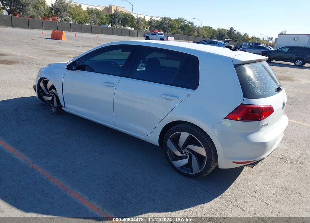 2015 VOLKSWAGEN GOLF TDI S 4-DOOR VIN: 3VW2A7AU7FM069920