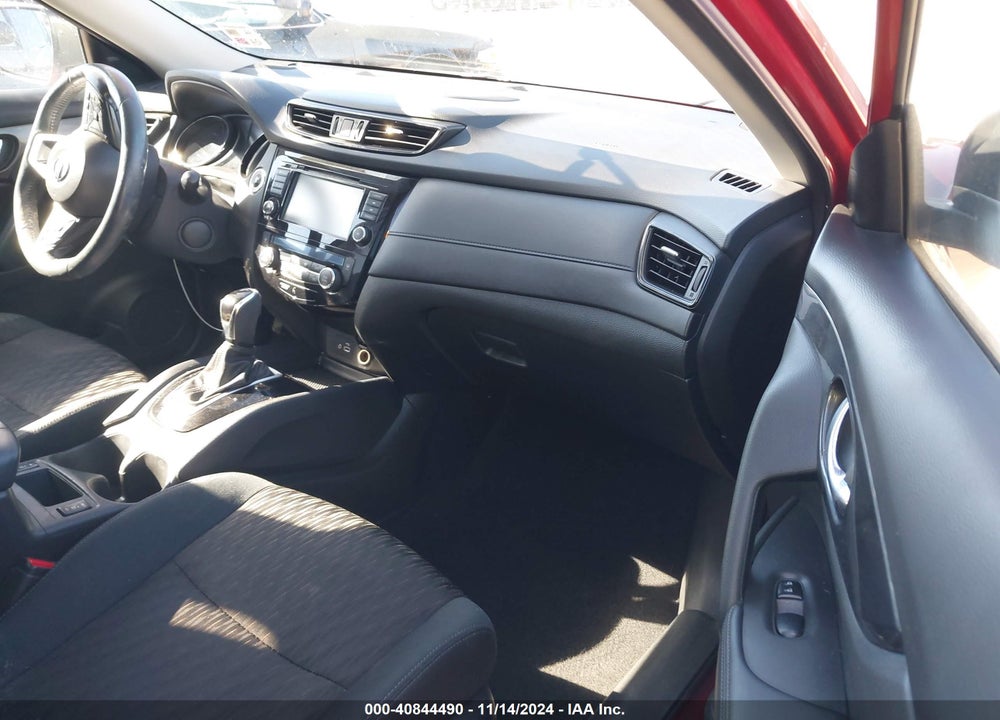 2018 NISSAN ROGUE SV VIN: 5N1AT2MT4JC717346