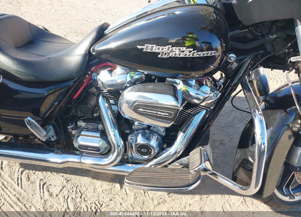 2017 HARLEY-DAVIDSON FLHX STREET GLIDE VIN: 1HD1KBC16HB686378