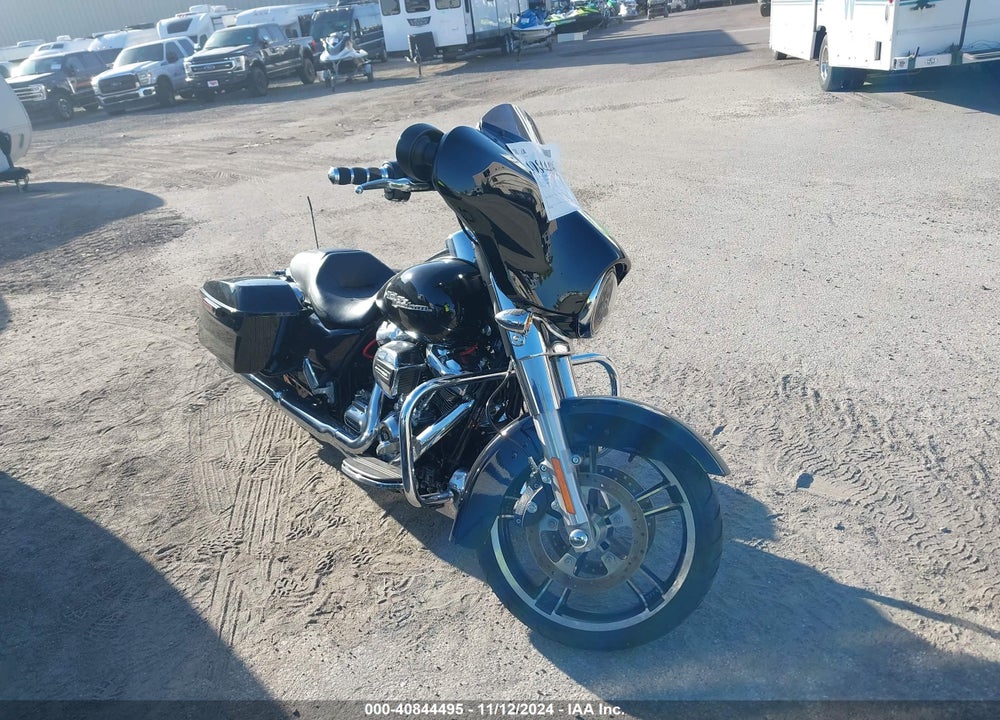 2017 HARLEY-DAVIDSON FLHX STREET GLIDE VIN: 1HD1KBC16HB686378