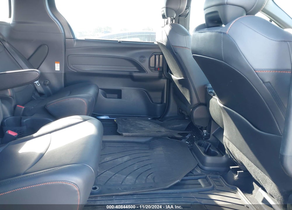 2022 TOYOTA SIENNA XSE VIN: 5TDDRKEC8NS100020