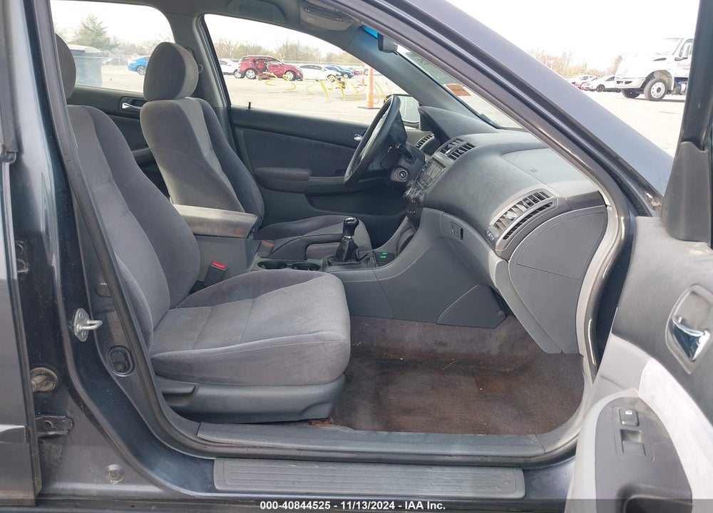 2003 HONDA ACCORD 2.4 LX VIN: JHMCM55303C007551