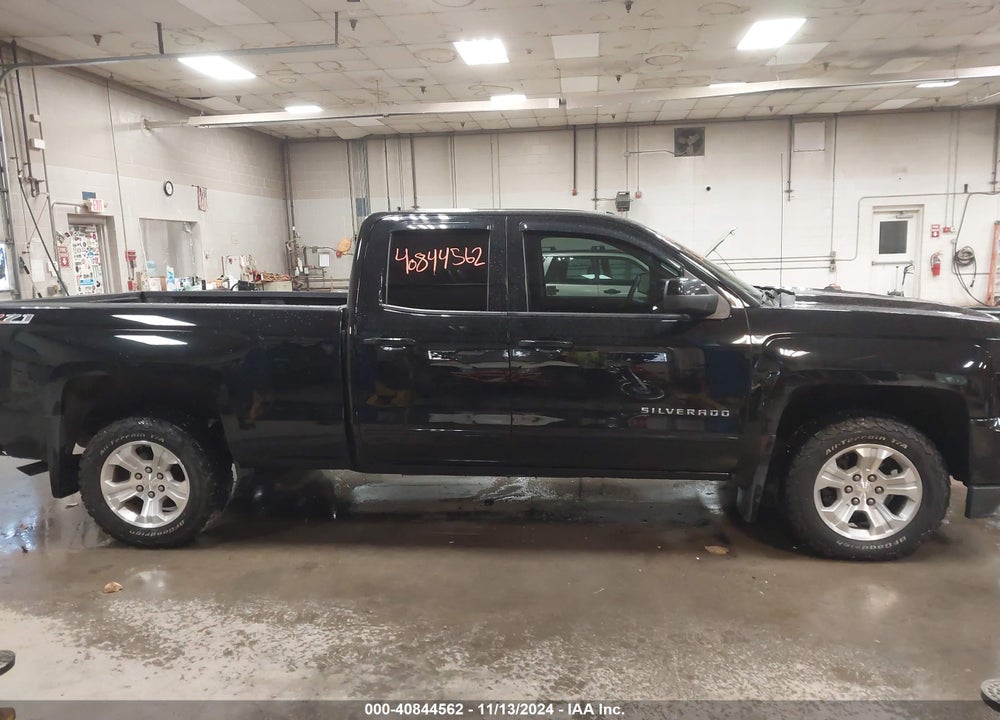 2017 CHEVROLET SILVERADO 1500 2LT VIN: 1GCVKREC5HZ233015