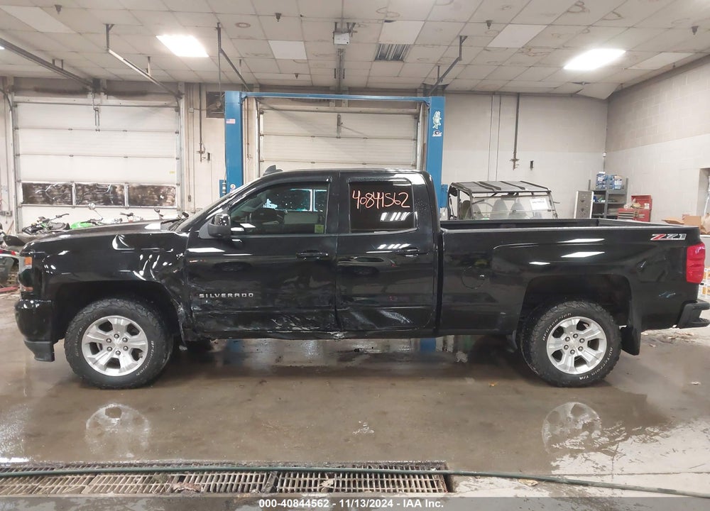 2017 CHEVROLET SILVERADO 1500 2LT VIN: 1GCVKREC5HZ233015