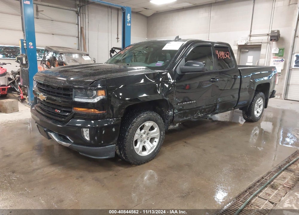 2017 CHEVROLET SILVERADO 1500 2LT VIN: 1GCVKREC5HZ233015