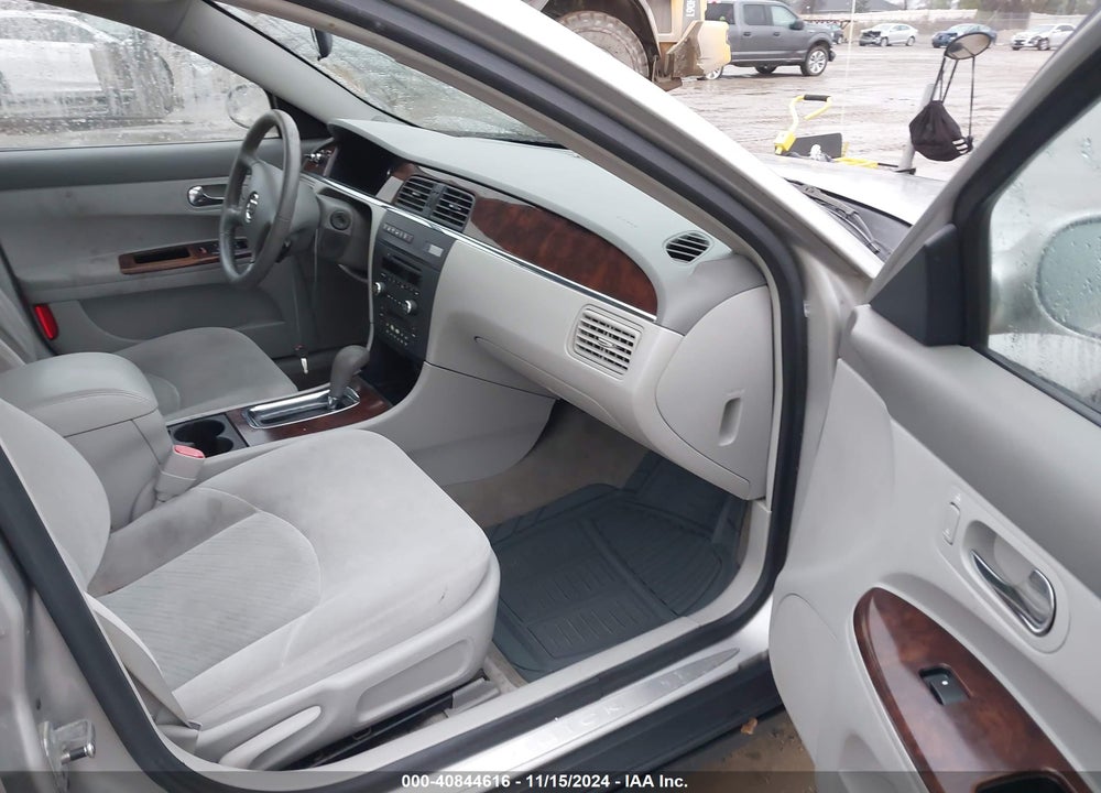 2008 BUICK LACROSSE CX VIN: 2G4WC582781267572