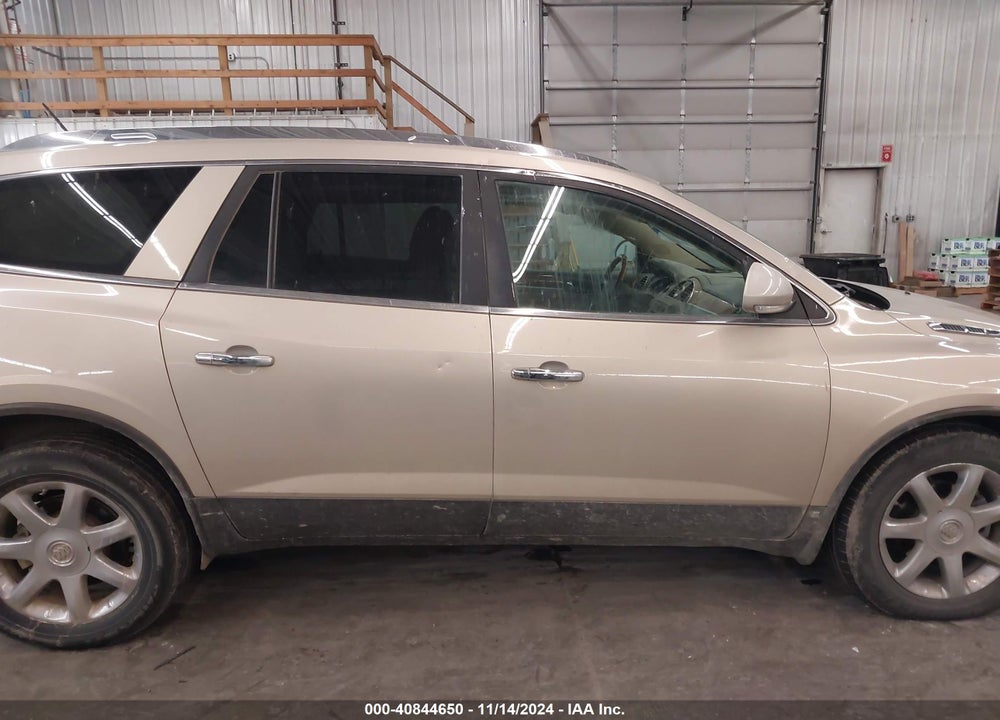 2008 BUICK ENCLAVE VIN: 5GAER237X8J258601