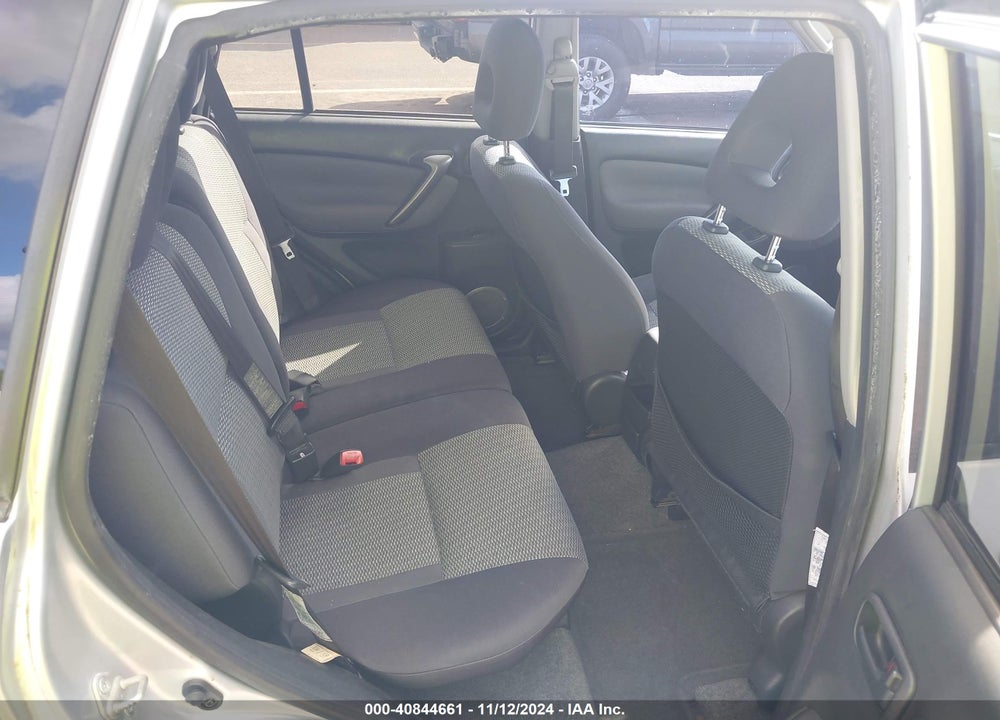 2004 TOYOTA RAV4 VIN: JTEGD20V040041658