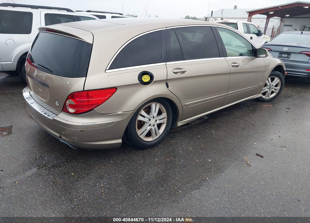 2008 MERCEDES-BENZ R 350 VIN: 4JGCB56E18A063844