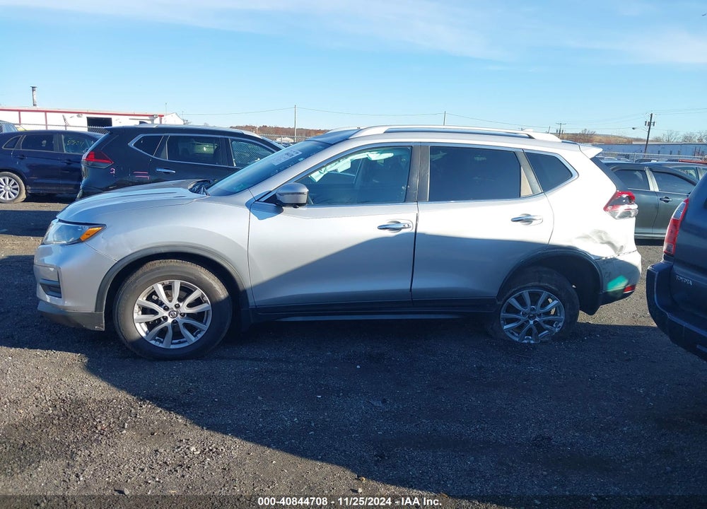 2018 NISSAN ROGUE SV VIN: KNMAT2MV9JP619542