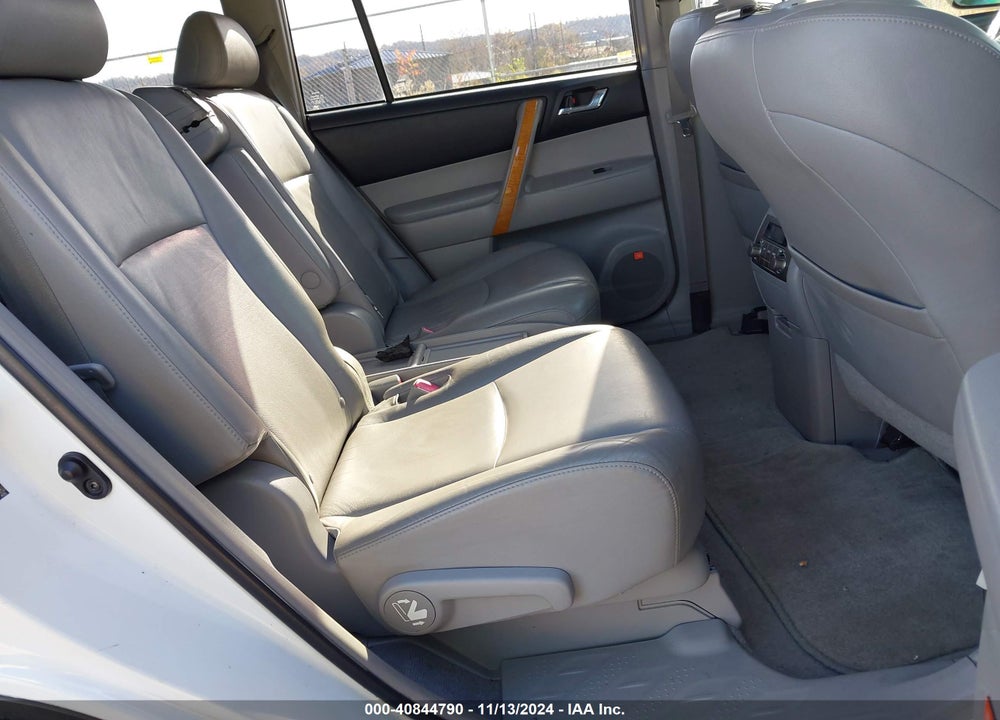 2008 TOYOTA HIGHLANDER HYBRID LIMITED VIN: JTEEW44A582020853