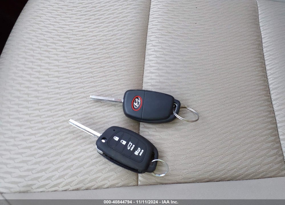 2013 HYUNDAI SANTA FE GLS VIN: KM8SM4HF5DU028254