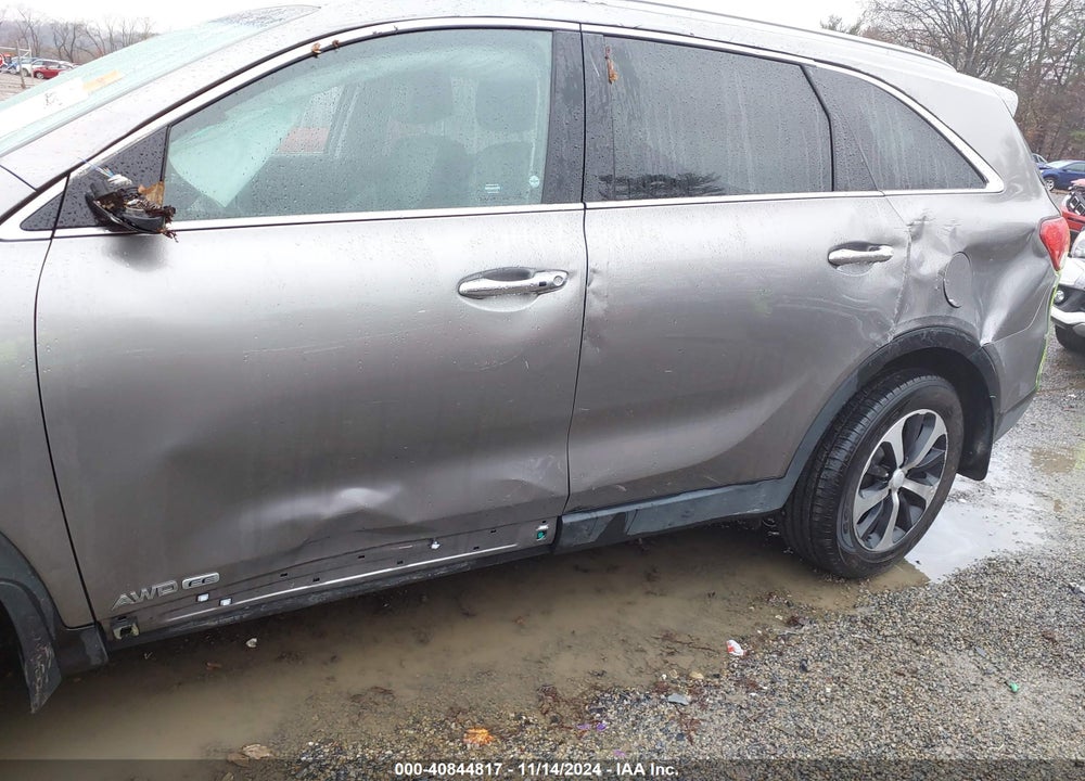 2017 KIA SORENTO 3.3L EX VIN: 5XYPHDA55HG323233