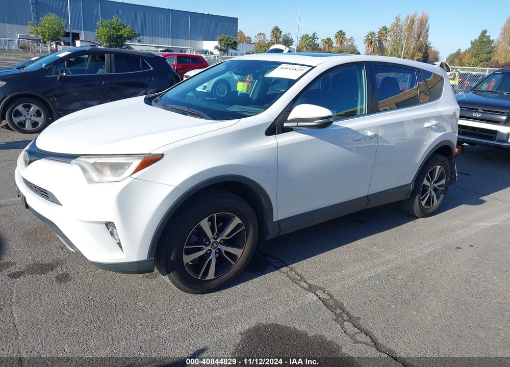 2018 TOYOTA RAV4 VIN: 2T3WFREV3JW446948