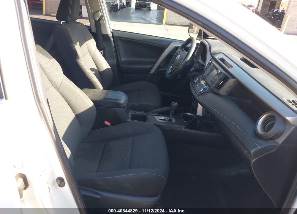 2018 TOYOTA RAV4 VIN: 2T3WFREV3JW446948
