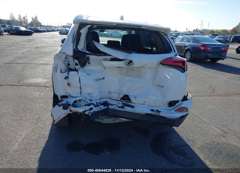2018 TOYOTA RAV4 VIN: 2T3WFREV3JW446948