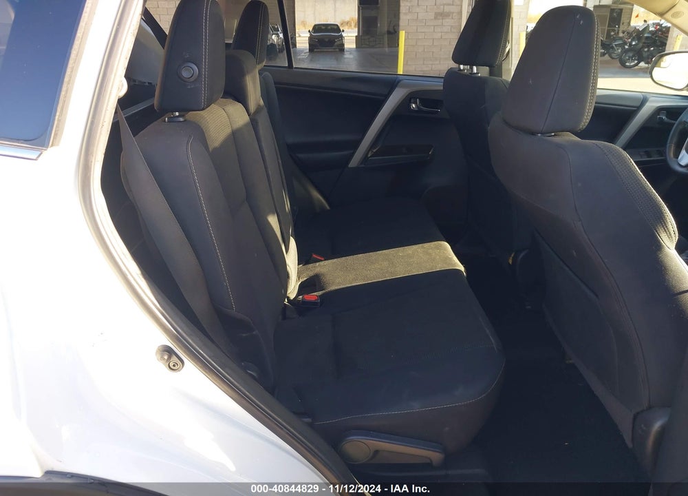 2018 TOYOTA RAV4 VIN: 2T3WFREV3JW446948