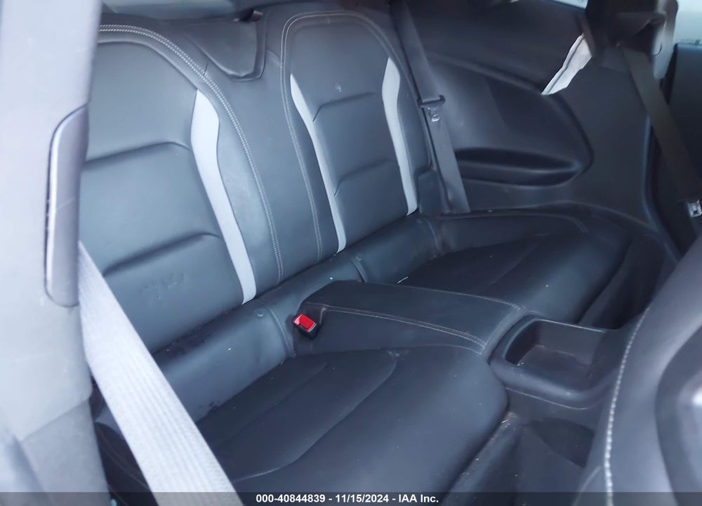 2021 CHEVROLET CAMARO RWD 2LT VIN: 1G1FD1RX9M0104103