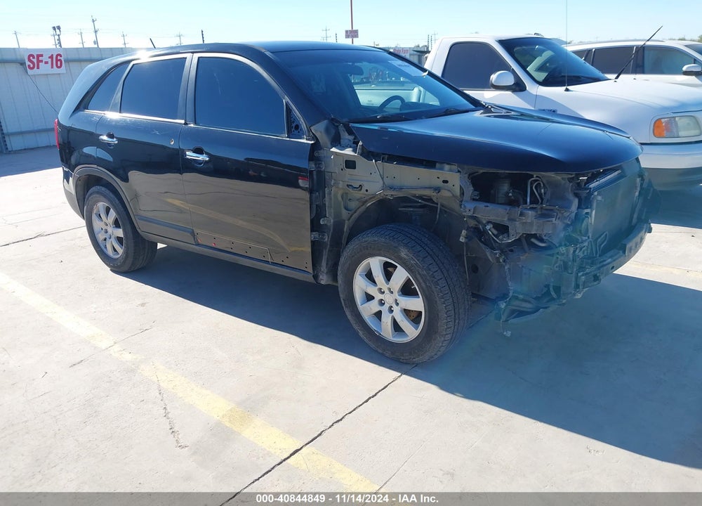 2011 KIA SORENTO LX VIN: 5XYKT3A17BG154095