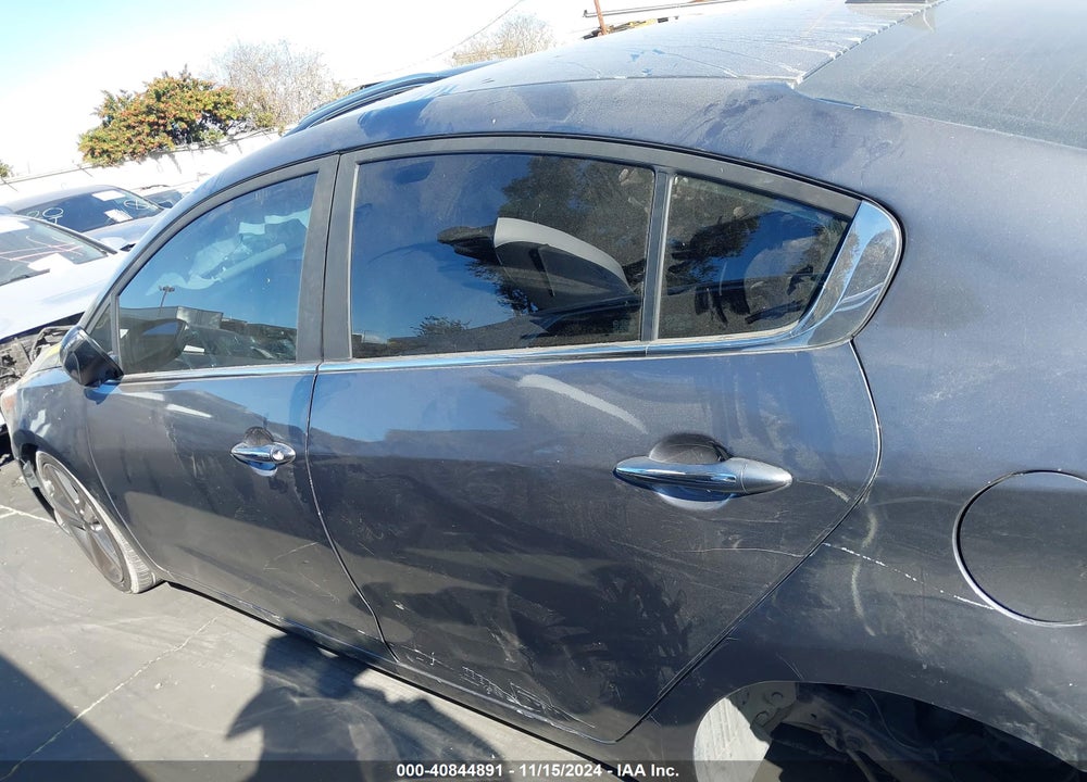 2018 KIA FORTE EX VIN: 3KPFL4A85JE181585